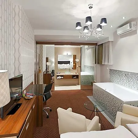 Hotel Pytloun Boutique Self Check-in 4*